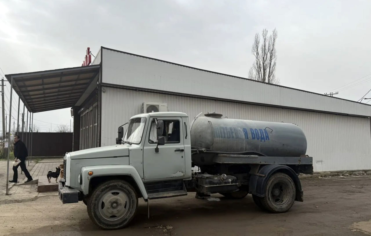 В верхней части Саратовской организован подвоз воды после выхода из строя скважины