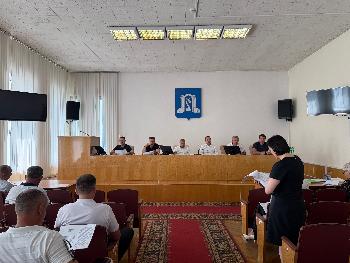 В большом зале  администрации состоялось совместное заседание постоянных комиссий Совета депутатов, посвященное подготовке к очередной сессии.