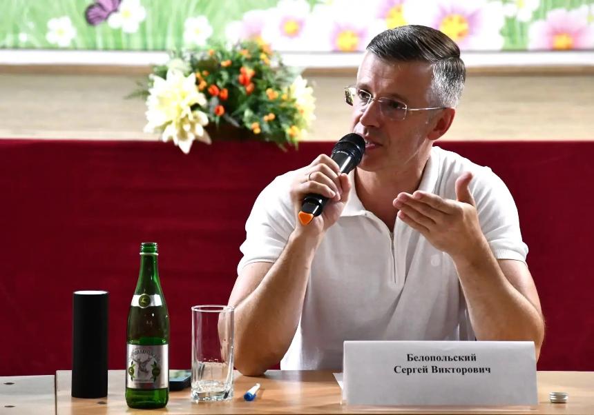Открытый разговор и конкретные решения: Сергей Белопольский встретился с жителями Саратовской
