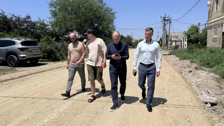 Сергей Белопольский проверил ход капитального ремонта улицы Заводской
