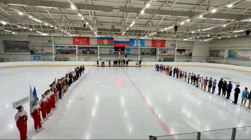 Успехи юных фигуристов спортивной школы «БАРС» на краевых соревнованиях!