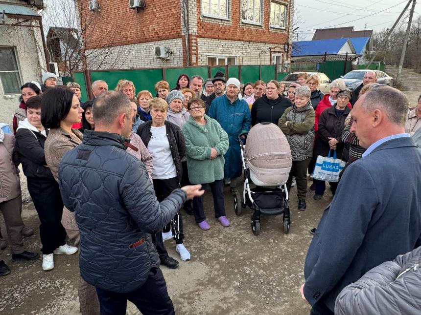 В станице Саратовской накануне состоялся сход граждан.