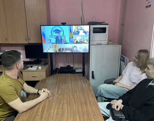 Проходит третье лекционное занятие в Молодежной школе правовой и политической культуры. 