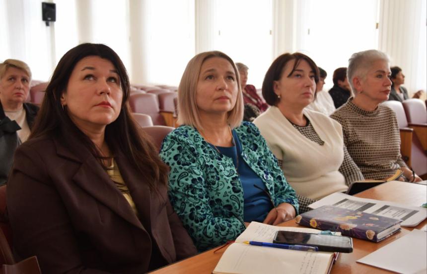 Сергей  Белопольский  обсудил с директорами школ качество образования в муниципалитете.