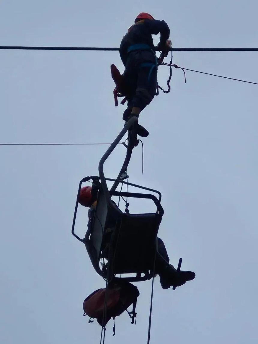 Тренировка спасателей Кубань-СПАС на канатной дороге в Горячем Ключе