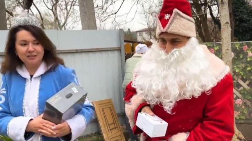 В Горячем Ключе вручили новогодние подарки детям в рамках акции «Доброёлка»