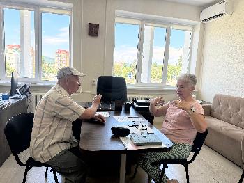 Состоялся очередной прием граждан по графику, в ходе которого депутат Совета по четвертому избирательному округу Елизавета Гугулиевна Гиришчкина встретилась с жителями избирательного округа.