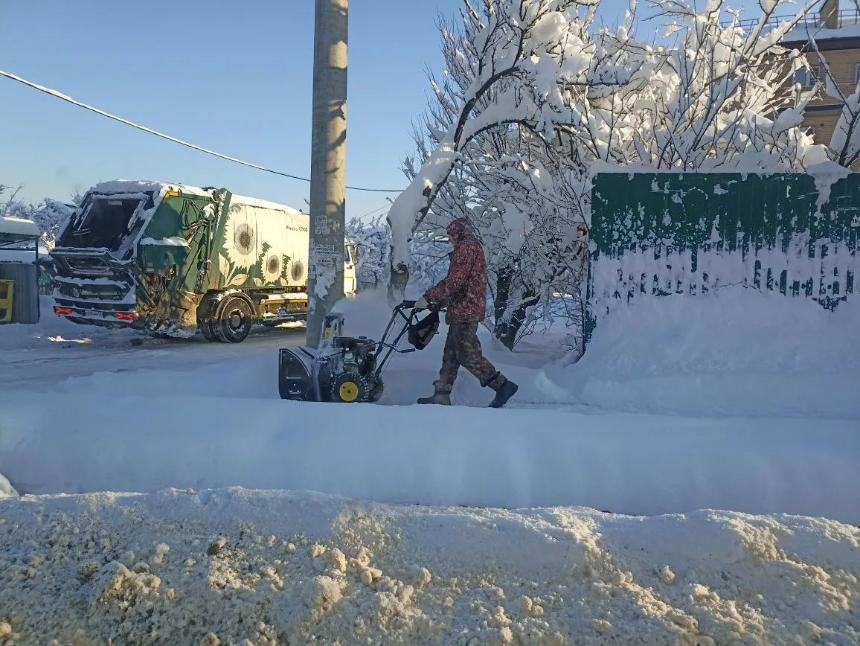 Работы по ликвидации последствий снегопада в муниципалитете продолжаются в штатном режиме