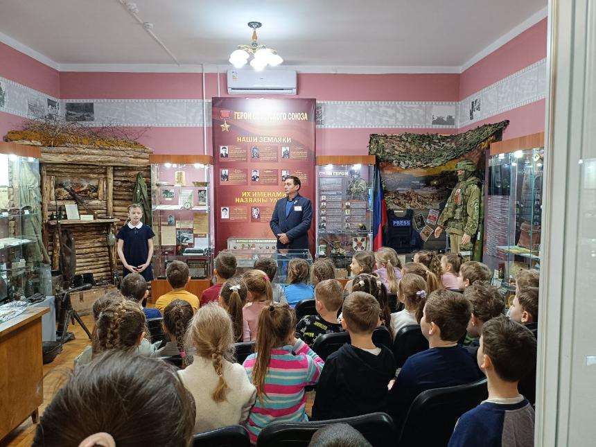 В Горячем Ключе продолжается месячник оборонно-массовой и военно-патриотической работы