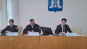  25 февраля в администрации города Горячий Ключ состоялось заседание рабочей встречи по безопасности организованных перевозок детей автобусами