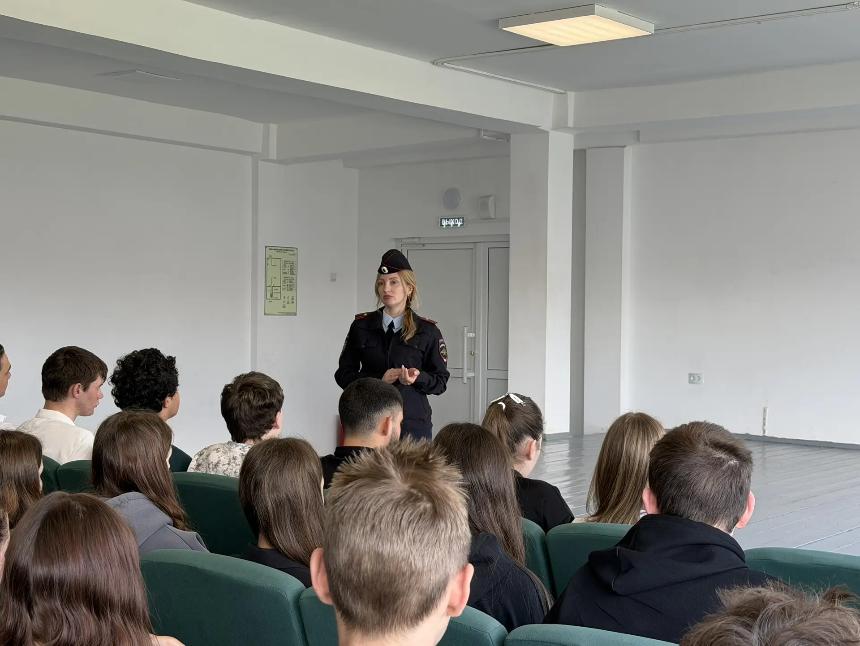 Разговор о важном: в Бакинской прошла профилактическая встреча со школьниками