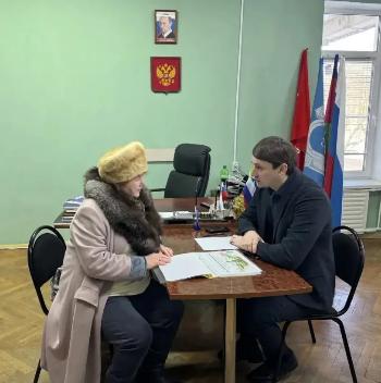 В станице Саратовской состоялся прием граждан, который провел заместитель председателя Совета, депутат по 5 избирательному округу Николай Николаевич Кильганкин.