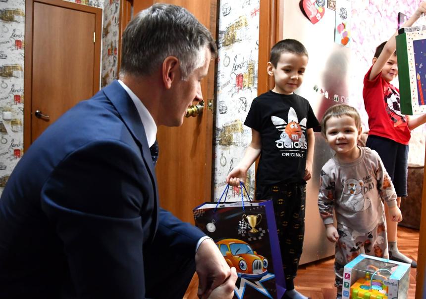 В преддверии Нового года хочется, чтобы у каждого ребёнка было ощущение праздника и чуда.