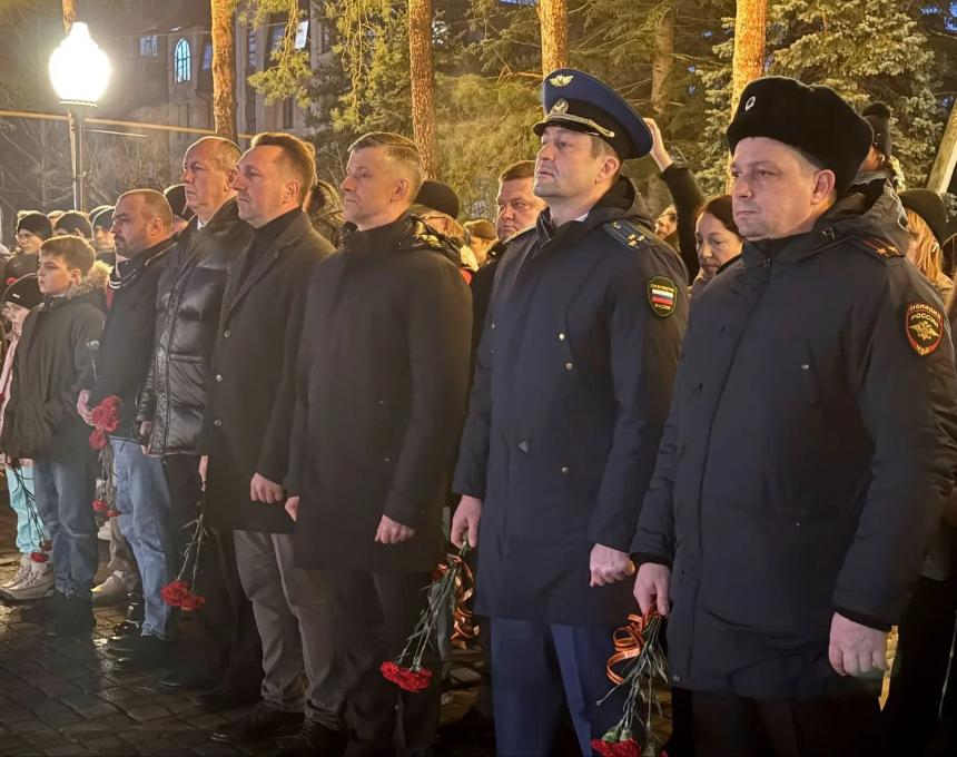 Глава Горячего Ключа Сергей Белопольский принял участие в памятном мероприятии у Вечного огня