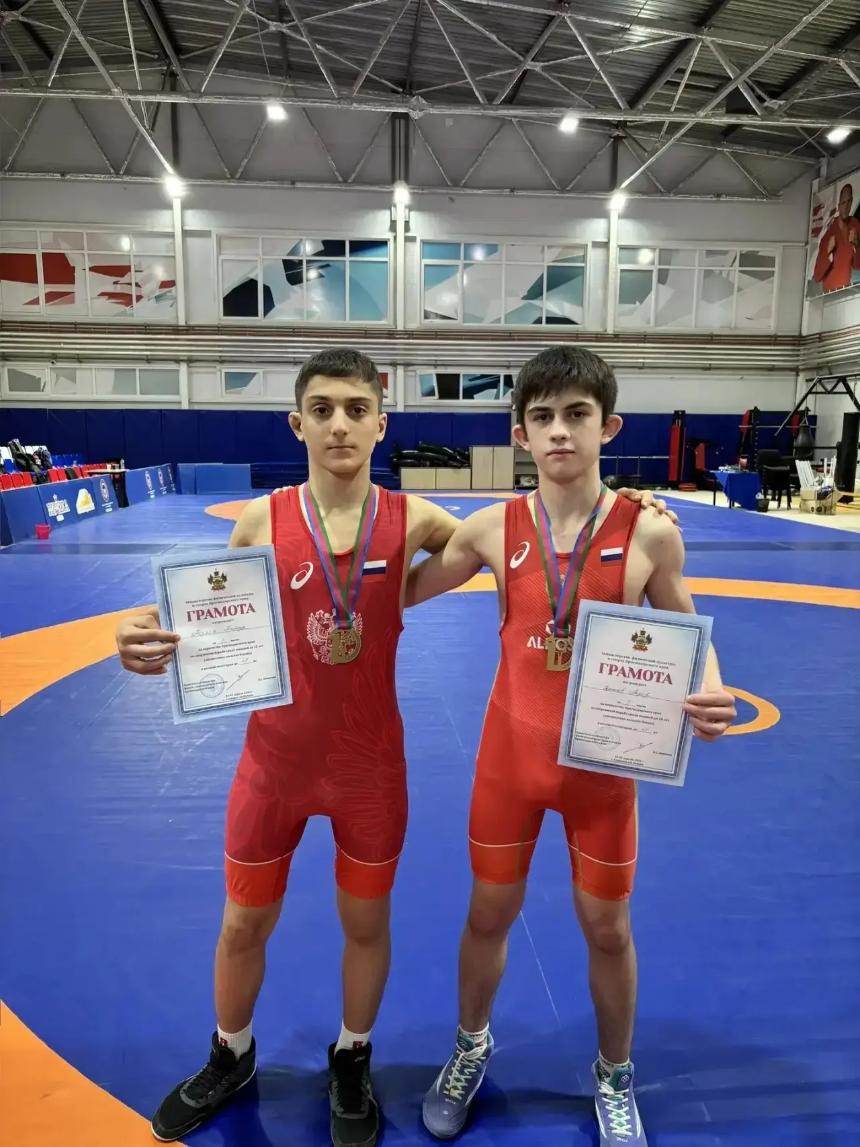 Наши борцы снова в числе лучших!