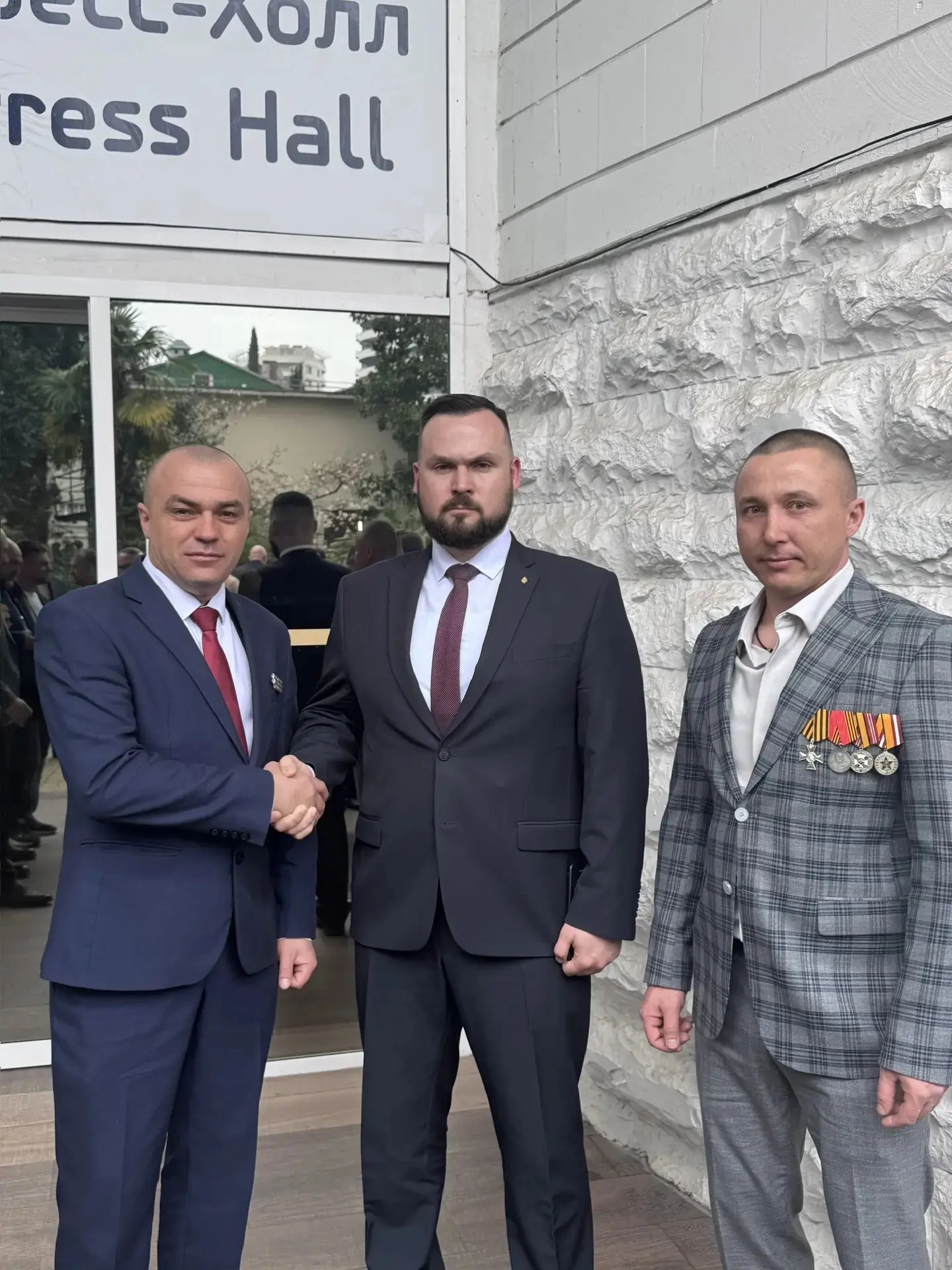 Депутат Совета г. Горячий Ключ, ветеран боевых действий, руководитель Ассоциации ветеранов СВО г. Горячий Ключ Шевелев Евгений Валентинович принял участие в просветительской сессий «Наследие. Развитие. Единство», которая проходила с 22 по 24 марта 