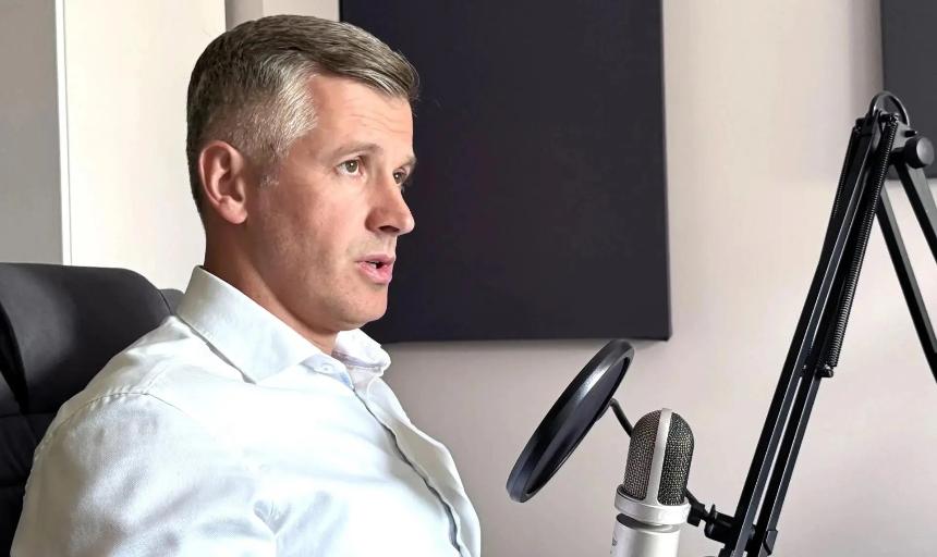 Накануне глава Горячего Ключа Сергей Белопольский провёл прямой эфир на радио «Курорт FM», отвечая на вопросы жителей города.