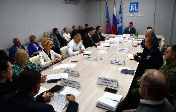 На прошедшей неделе глава города Сергей Белопольский провёл заседание муниципальной антитеррористической комиссии. В центре внимания - безопасность школ, детских садов и медицинских учреждений 