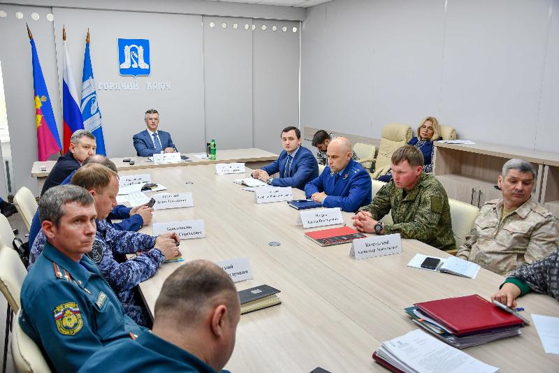 В преддверии майских праздников 