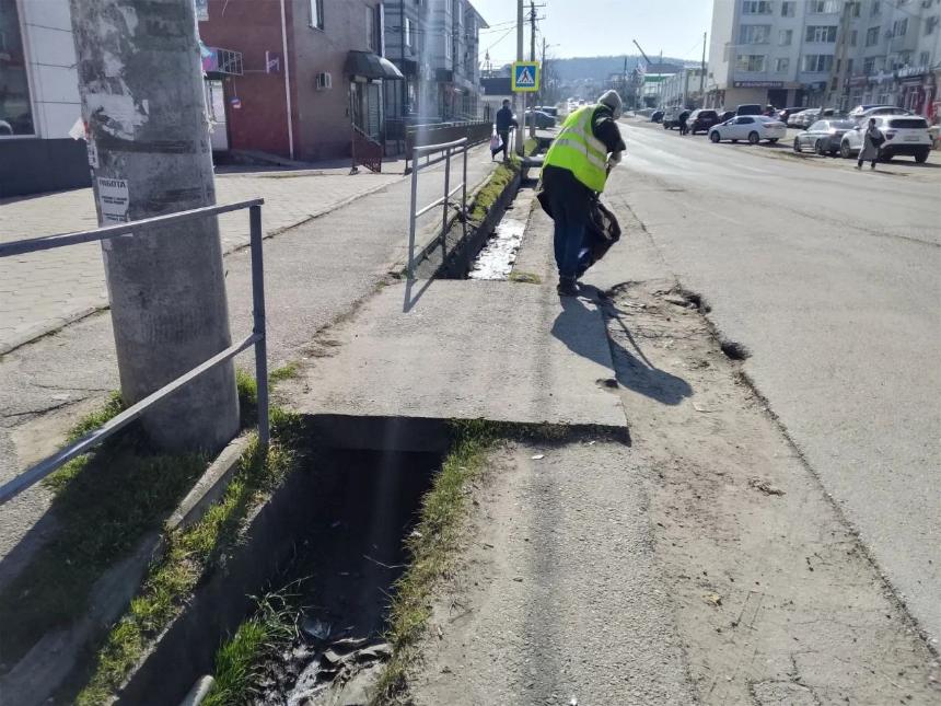 Чистота, порядок и безопасность: чем сегодня заняты бригады ЦРЭС