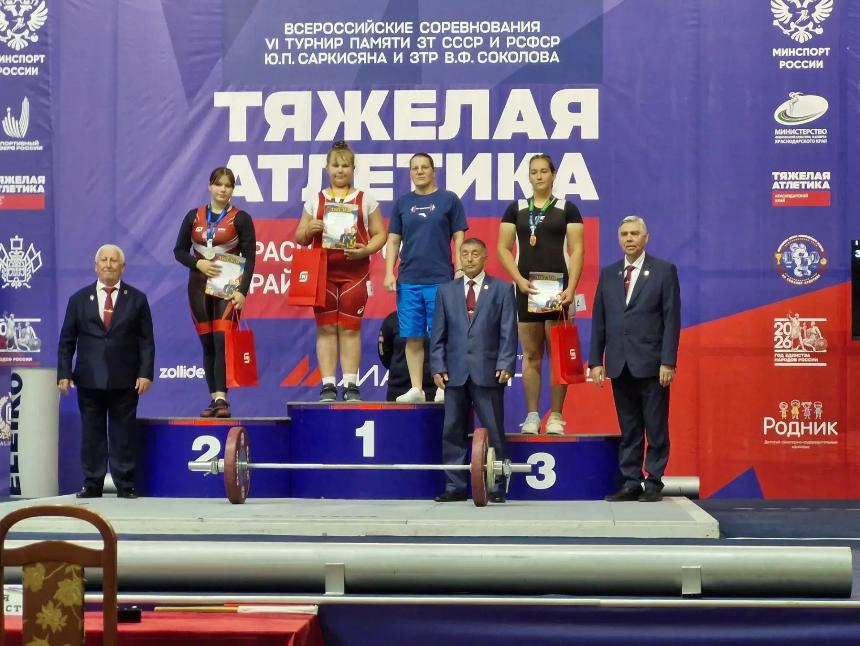 Семь медалей — результат выступления тяжелоатлетов Горячего Ключа на краевых и всероссийских соревнованиях!