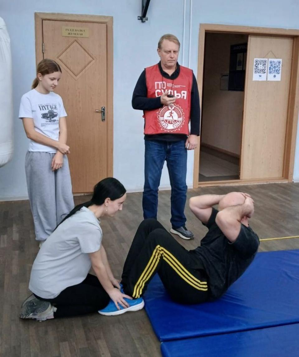 Спорт, который объединяет: семья Галушкиных получила золотые знаки ГТО