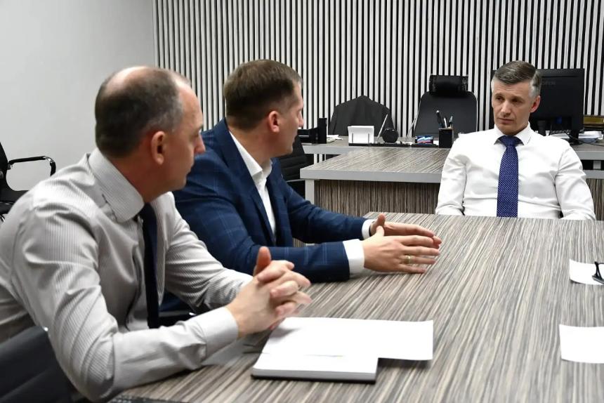 Сергей Белопольский обсудил с депутатами развитие микрорайона Развилка