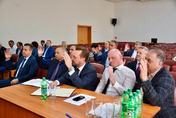 На внеочередной сессии Совета обсуждали критически важный для Горячего Ключа вопрос водоснабжения.