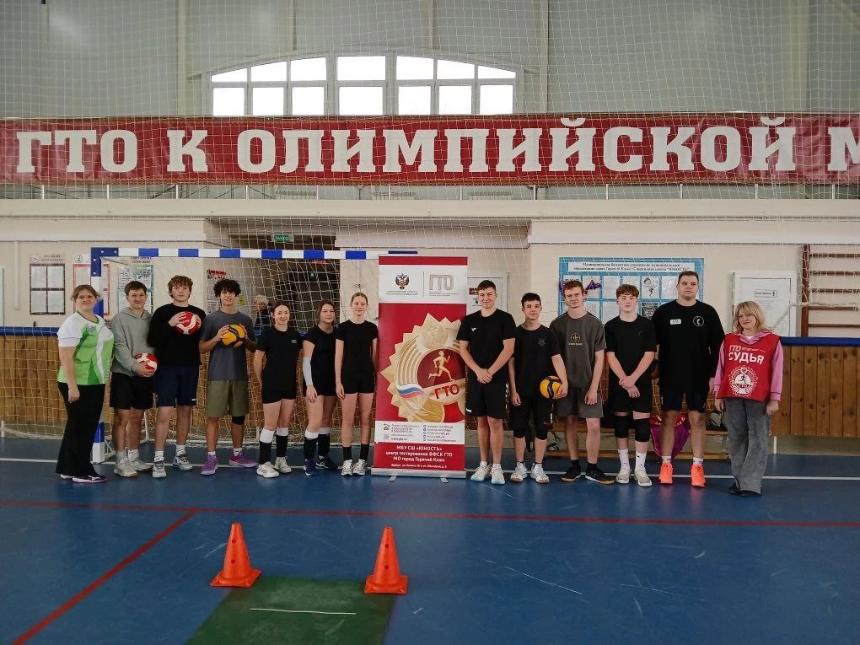 Юные волейболисты  станицы Саратовской сдали нормативы ГТО