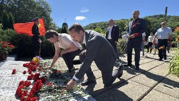 Сегодня в День памяти и скорби, депутаты Совета собрались в урочище Поднависла, чтобы отдать дань уважения тем, кто ценой своей жизни защищал Отечество