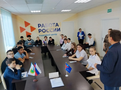 Заседание молодежного клуба «Молодежь в деле»