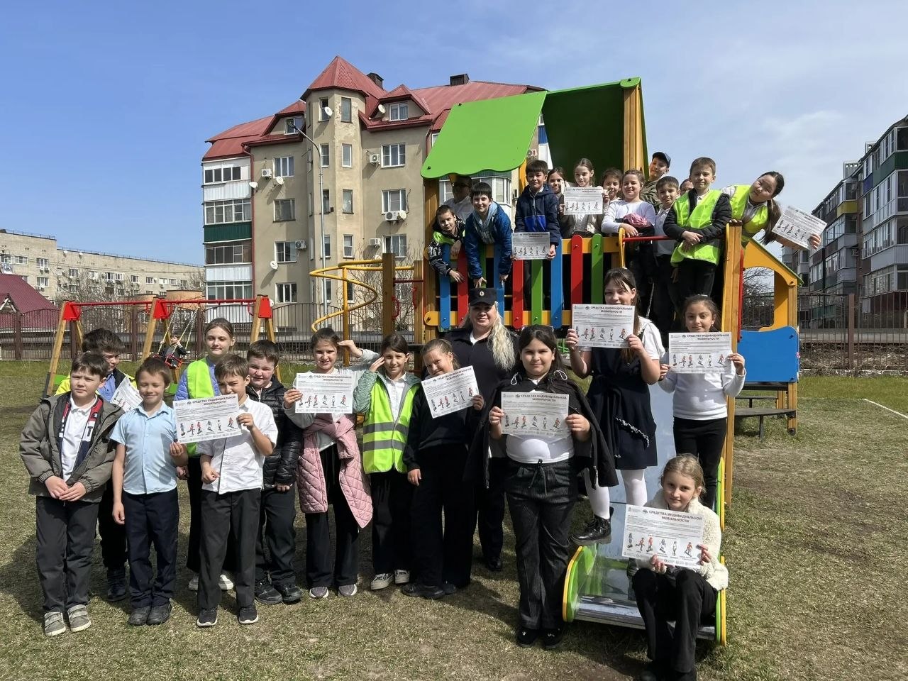 В Горячем Ключе детям рассказали, как избежать «дорожных ловушек» во дворах