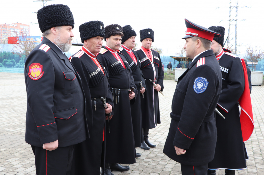 Командующим добровольческой армией был. Главнокомандующий Добровольческой армией. Краснодар добровольческие войска. Здание штаба Добровольческой армии Корнилова в Краснодаре фото.