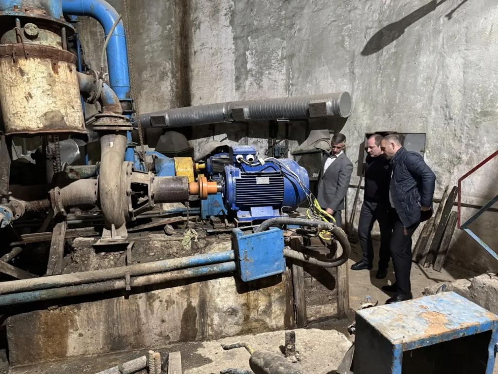 photo_5278436939486924580_y (1).jpg