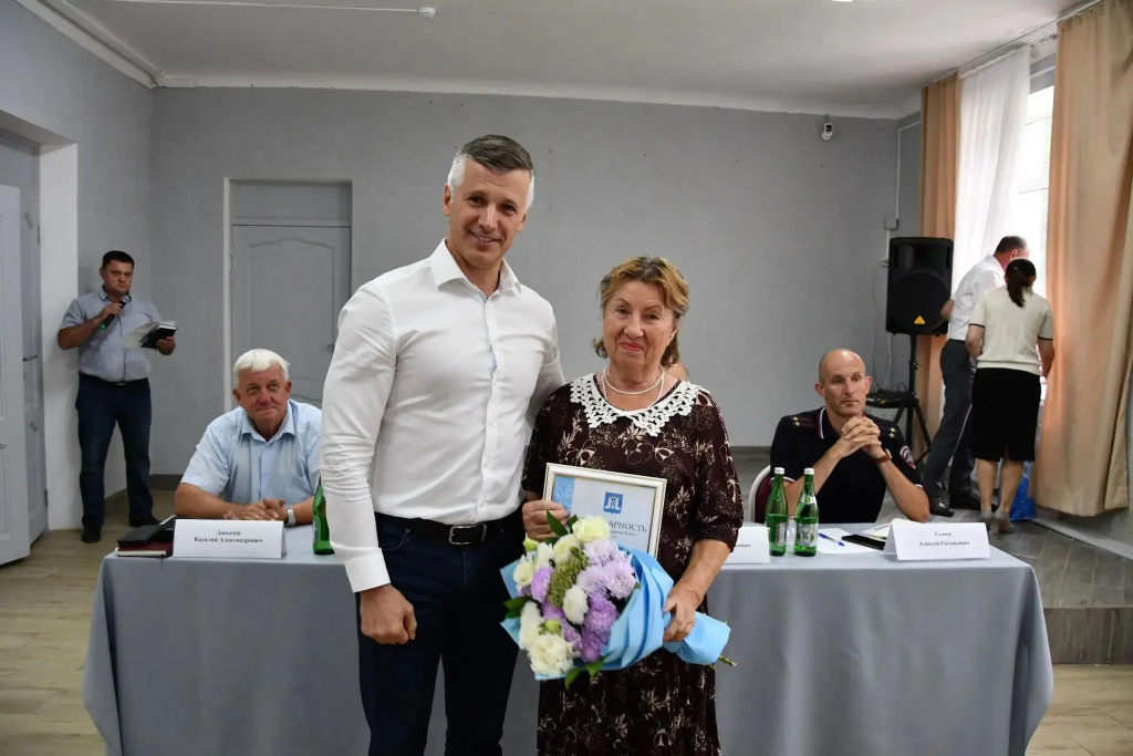 ecf28ab2-5d12-45ee-83c6-c8b69340c3f6.jpg